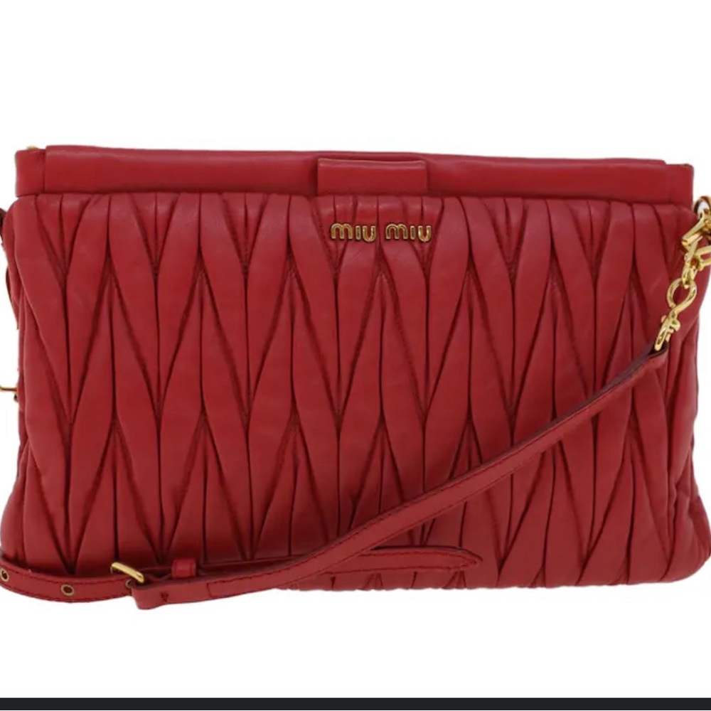 Miu Miu Shoulder Bag Leather Red quilted
